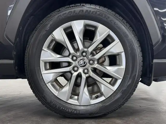 トヨタ ＲＡＶ４ G Zパッケージ 三重県 2020(令2)年 3.1万km アティチュードブラックマイカ ガソリン/4WD/MTモード付インパネCVT/純正 9インチ ディスプレイオーディオ/（AM/FM/USB/iPod/Bluetooth/HDMI（ナビ画面表示注意）/Miracast/フルセグTV/CarPlay/AndroidAuto）/【OP】パノラミックビューモニター（シースルービュー機能付）/ドライブレコーダー 前後/ビルトイン ETC/Toyota Safety Sense/・プリクラッシュセーフティ［PCS］/・レーントレーシングアシスト［LTA］/・レーダークルーズ/・オートハイビーム［AHB］/・インテリジェント クリアランスソナー（パーキングサポートブレーキ（静止物））/・【OP】リヤクロストライフィックオートブレーキ（PKSB（後方接近車両））＋ブラインドスポットモニター［BSM］/装備/・【OP】ハンズフリーパワーバックドア/・デジタルインナーミラー/・専用合皮シート（ブラック）/・パワーシート（D8way）/・左右独立オートエアコン/・アクセサリーコンセント（ラゲージ・AC100V/100W）/・オートライト/・LEDヘッドランプ/・フロントフォグランプ/・ステアリングスイッチ/・純正19inAW/・保/取/マルチ取/・スマートキーx2/など