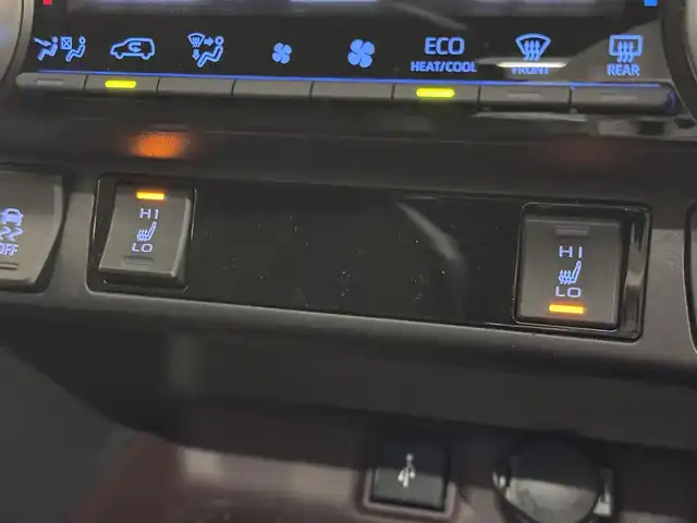 トヨタ ＲＡＶ４ G Zパッケージ 三重県 2020(令2)年 3.1万km アティチュードブラックマイカ ガソリン/4WD/MTモード付インパネCVT/純正 9インチ ディスプレイオーディオ/（AM/FM/USB/iPod/Bluetooth/HDMI（ナビ画面表示注意）/Miracast/フルセグTV/CarPlay/AndroidAuto）/【OP】パノラミックビューモニター（シースルービュー機能付）/ドライブレコーダー 前後/ビルトイン ETC/Toyota Safety Sense/・プリクラッシュセーフティ［PCS］/・レーントレーシングアシスト［LTA］/・レーダークルーズ/・オートハイビーム［AHB］/・インテリジェント クリアランスソナー（パーキングサポートブレーキ（静止物））/・【OP】リヤクロストライフィックオートブレーキ（PKSB（後方接近車両））＋ブラインドスポットモニター［BSM］/装備/・【OP】ハンズフリーパワーバックドア/・デジタルインナーミラー/・専用合皮シート（ブラック）/・パワーシート（D8way）/・左右独立オートエアコン/・アクセサリーコンセント（ラゲージ・AC100V/100W）/・オートライト/・LEDヘッドランプ/・フロントフォグランプ/・ステアリングスイッチ/・純正19inAW/・保/取/マルチ取/・スマートキーx2/など