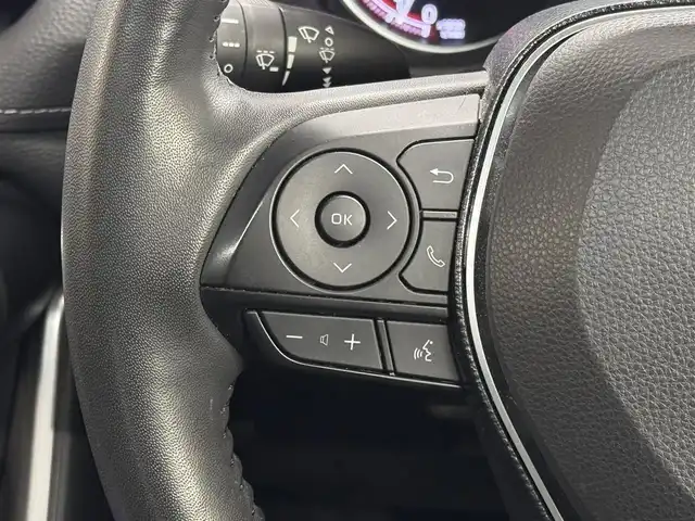 トヨタ ＲＡＶ４ G Zパッケージ 三重県 2020(令2)年 3.1万km アティチュードブラックマイカ ガソリン/4WD/MTモード付インパネCVT/純正 9インチ ディスプレイオーディオ/（AM/FM/USB/iPod/Bluetooth/HDMI（ナビ画面表示注意）/Miracast/フルセグTV/CarPlay/AndroidAuto）/【OP】パノラミックビューモニター（シースルービュー機能付）/ドライブレコーダー 前後/ビルトイン ETC/Toyota Safety Sense/・プリクラッシュセーフティ［PCS］/・レーントレーシングアシスト［LTA］/・レーダークルーズ/・オートハイビーム［AHB］/・インテリジェント クリアランスソナー（パーキングサポートブレーキ（静止物））/・【OP】リヤクロストライフィックオートブレーキ（PKSB（後方接近車両））＋ブラインドスポットモニター［BSM］/装備/・【OP】ハンズフリーパワーバックドア/・デジタルインナーミラー/・専用合皮シート（ブラック）/・パワーシート（D8way）/・左右独立オートエアコン/・アクセサリーコンセント（ラゲージ・AC100V/100W）/・オートライト/・LEDヘッドランプ/・フロントフォグランプ/・ステアリングスイッチ/・純正19inAW/・保/取/マルチ取/・スマートキーx2/など