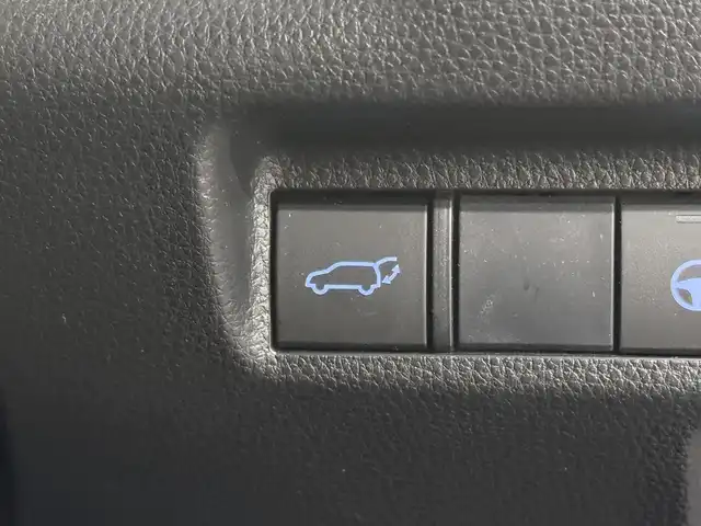 トヨタ ＲＡＶ４ G Zパッケージ 三重県 2020(令2)年 3.1万km アティチュードブラックマイカ ガソリン/4WD/MTモード付インパネCVT/純正 9インチ ディスプレイオーディオ/（AM/FM/USB/iPod/Bluetooth/HDMI（ナビ画面表示注意）/Miracast/フルセグTV/CarPlay/AndroidAuto）/【OP】パノラミックビューモニター（シースルービュー機能付）/ドライブレコーダー 前後/ビルトイン ETC/Toyota Safety Sense/・プリクラッシュセーフティ［PCS］/・レーントレーシングアシスト［LTA］/・レーダークルーズ/・オートハイビーム［AHB］/・インテリジェント クリアランスソナー（パーキングサポートブレーキ（静止物））/・【OP】リヤクロストライフィックオートブレーキ（PKSB（後方接近車両））＋ブラインドスポットモニター［BSM］/装備/・【OP】ハンズフリーパワーバックドア/・デジタルインナーミラー/・専用合皮シート（ブラック）/・パワーシート（D8way）/・左右独立オートエアコン/・アクセサリーコンセント（ラゲージ・AC100V/100W）/・オートライト/・LEDヘッドランプ/・フロントフォグランプ/・ステアリングスイッチ/・純正19inAW/・保/取/マルチ取/・スマートキーx2/など