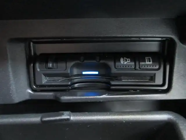 日産 セレナ ハイウェイスターVセレクションⅡ 千葉県 2019(平31)年 5.8万km ブリリアントホワイトパール ワンオーナー/純正9型SDナビ、フルセグTV/アラウンドビューモニター/純正オーディオ【BD/DVD/CD/BT/SD/USB】/両側パワースライドドア/ハンズフリーオートスライドドア/プロパイロット/エマージェンシーブレーキ/LEDヘッドライト&ハロゲンフォグ/レーダークルーズコントロール/LDP（車線逸脱防止支援システム）/オートブレーキホールド/デジタルインナーミラー/インテリジェントパーキングアシスト/前後コーナーセンサー/純正前方ドライブレコーダー/ビルトインETC/スペアキー/取扱説明書/新車時保証書