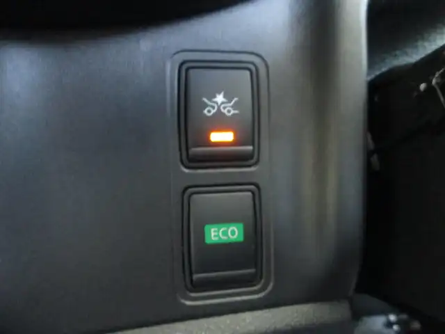 日産 セレナ ハイウェイスターVセレクションⅡ 千葉県 2019(平31)年 5.8万km ブリリアントホワイトパール ワンオーナー/純正9型SDナビ、フルセグTV/アラウンドビューモニター/純正オーディオ【BD/DVD/CD/BT/SD/USB】/両側パワースライドドア/ハンズフリーオートスライドドア/プロパイロット/エマージェンシーブレーキ/LEDヘッドライト&ハロゲンフォグ/レーダークルーズコントロール/LDP（車線逸脱防止支援システム）/オートブレーキホールド/デジタルインナーミラー/インテリジェントパーキングアシスト/前後コーナーセンサー/純正前方ドライブレコーダー/ビルトインETC/スペアキー/取扱説明書/新車時保証書