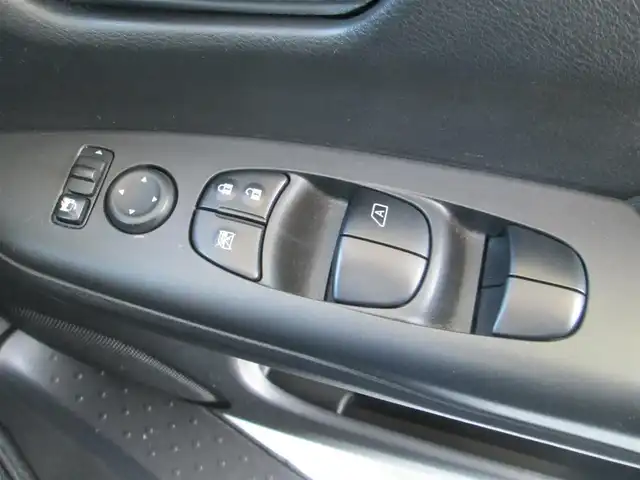 日産 セレナ ハイウェイスターVセレクションⅡ 千葉県 2019(平31)年 5.8万km ブリリアントホワイトパール ワンオーナー/純正9型SDナビ、フルセグTV/アラウンドビューモニター/純正オーディオ【BD/DVD/CD/BT/SD/USB】/両側パワースライドドア/ハンズフリーオートスライドドア/プロパイロット/エマージェンシーブレーキ/LEDヘッドライト&ハロゲンフォグ/レーダークルーズコントロール/LDP（車線逸脱防止支援システム）/オートブレーキホールド/デジタルインナーミラー/インテリジェントパーキングアシスト/前後コーナーセンサー/純正前方ドライブレコーダー/ビルトインETC/スペアキー/取扱説明書/新車時保証書