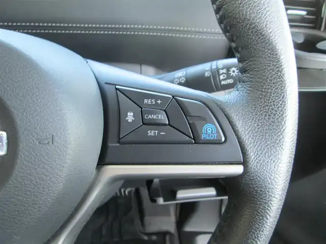 日産 セレナ ハイウェイスターVセレクションⅡ 千葉県 2019(平31)年 5.8万km ブリリアントホワイトパール ワンオーナー/純正9型SDナビ、フルセグTV/アラウンドビューモニター/純正オーディオ【BD/DVD/CD/BT/SD/USB】/両側パワースライドドア/ハンズフリーオートスライドドア/プロパイロット/エマージェンシーブレーキ/LEDヘッドライト&ハロゲンフォグ/レーダークルーズコントロール/LDP（車線逸脱防止支援システム）/オートブレーキホールド/デジタルインナーミラー/インテリジェントパーキングアシスト/前後コーナーセンサー/純正前方ドライブレコーダー/ビルトインETC/スペアキー/取扱説明書/新車時保証書