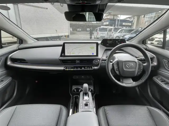 トヨタ プリウス Z 宮城県 2023(令5)年 3万km グレー ワンオーナー/4WD/純正メモリーナビ/（ＦＭ／ＡＭ／Ｂｌｕｅｔｏｏｔｈ）　/フルセグテレビ　/パノラマルーフ　/レザーシート　/プリクラッシュセーフティー　/レーダークルーズコントロール　/ブラインドスポットモニター　/パーキングアシスト/レーンキープアシスト/コーナーセンサー/パワーバックドア/全方位カメラ/バックカメラ/前席シートヒーター/ステアリングヒーター/前席パワーシート/シートメモリー/フロントワイパーデアイサー/オートマチックハイビーム/オートライト/スマートキー/プッシュスタート/ETC2.0/置くだけ充電