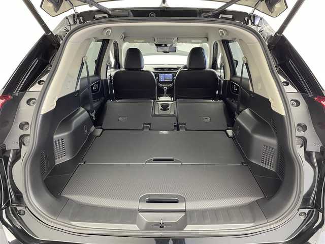 日産 エクストレイル 20Xi Vセレクション 群馬県 2021(令3)年 5.4万km ダイヤモンドブラック プロパイロット　純正９インチナビ　アラウンドビューモニター　パワーバックドア　ＬＥＤライト　シートヒーター　純正１８インチアルミホイール　ルーフレール　オートブレーキホールド　デジタルミラー　禁煙車