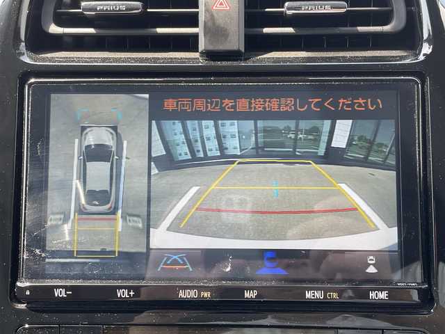 トヨタ プリウス A 群馬県 2021(令3)年 2.7万km プラチナホワイトパールマイカ 純正SDナビ/　(AM/FM/CD/DVD/SD/TV/BT)/パノラミックビューモニター/トヨタセーフティーセンス/レーントレーシングアシスト/プリクラッシュセーフティー/クリアランスソナー/パーキングサポートブレーキ/ブラインドスポットモニター/パーキングアシスト/後退時車両検知警報/ロードサインアシスト/先行車発進お知らせ機能/ヘッドアップディスプレイ/横滑り防止機能/ETC/前後ドライブレコーダー/AUTOライト/AUTOハイビーム/純正フロアマット/純正ドアバイザー/ステアリングリモコン/AC100/取扱説明書