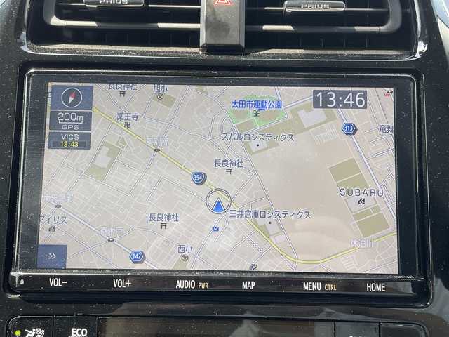 トヨタ プリウス A 群馬県 2021(令3)年 2.7万km プラチナホワイトパールマイカ 純正SDナビ/　(AM/FM/CD/DVD/SD/TV/BT)/パノラミックビューモニター/トヨタセーフティーセンス/レーントレーシングアシスト/プリクラッシュセーフティー/クリアランスソナー/パーキングサポートブレーキ/ブラインドスポットモニター/パーキングアシスト/後退時車両検知警報/ロードサインアシスト/先行車発進お知らせ機能/ヘッドアップディスプレイ/横滑り防止機能/ETC/前後ドライブレコーダー/AUTOライト/AUTOハイビーム/純正フロアマット/純正ドアバイザー/ステアリングリモコン/AC100/取扱説明書