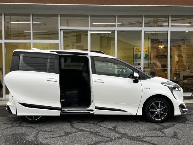 トヨタ シエンタ ハイブリッド G クエロ 山口県 2019(令1)年 7.5万km ホワイトパールクリスタルシャイン モデリスタアンダーエアロ/純正9型メモリーナビ＆フルセグTV/パノラミックビューカメラ/純正フロアマット/純正ドアバイザー/社外15インチアルミ/両側パワースライドドア/クルーズコントロール/オートライト/オートハイビーム/ステアリングヒーター/フロントシートヒーター/ビルトインETC2.0