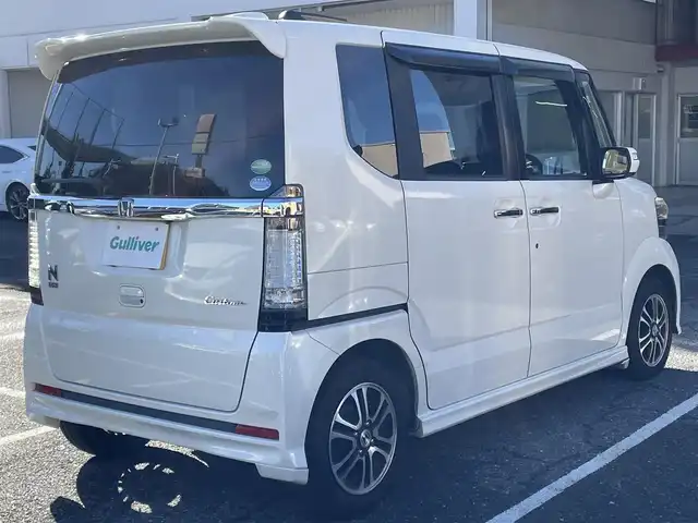 ホンダ Ｎ ＢＯＸ カスタム G SSパッケージ 千葉県 2013(平25)年 5.9万km プレミアムホワイトパール 純正ナビ（VXM-142VFi）/FM.AM / CD.DVD / BT / SD / ワンセグTV/プッシュスタート/スマートキー/バックカメラ/両側パワースライドドア/ステアリングリモコン/ドライブレコーダー/ETC/電格ミラー/ウィンカーミラー/オートライト/HIDヘッドライト/フォグランプ/フロアマット/ドアバイザー/スペアキー/保証書/取扱説明書