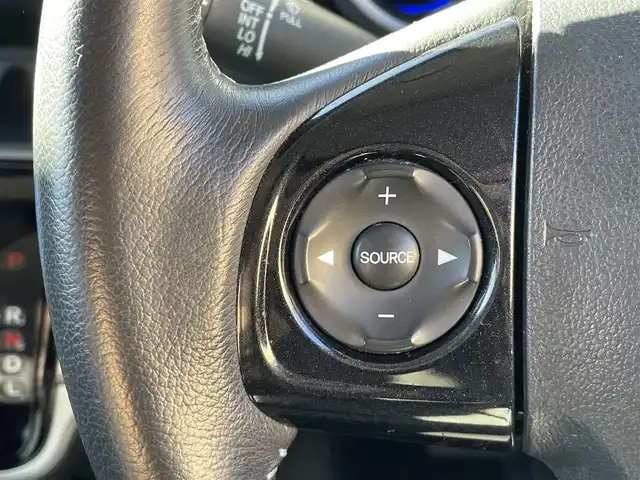 ホンダ Ｎ ＢＯＸ カスタム G SSパッケージ 千葉県 2013(平25)年 5.9万km プレミアムホワイトパール 純正ナビ（VXM-142VFi）/FM.AM / CD.DVD / BT / SD / ワンセグTV/プッシュスタート/スマートキー/バックカメラ/両側パワースライドドア/ステアリングリモコン/ドライブレコーダー/ETC/電格ミラー/ウィンカーミラー/オートライト/HIDヘッドライト/フォグランプ/フロアマット/ドアバイザー/スペアキー/保証書/取扱説明書