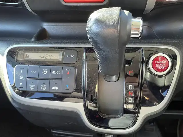 ホンダ Ｎ ＢＯＸ カスタム G SSパッケージ 千葉県 2013(平25)年 5.9万km プレミアムホワイトパール 純正ナビ（VXM-142VFi）/FM.AM / CD.DVD / BT / SD / ワンセグTV/プッシュスタート/スマートキー/バックカメラ/両側パワースライドドア/ステアリングリモコン/ドライブレコーダー/ETC/電格ミラー/ウィンカーミラー/オートライト/HIDヘッドライト/フォグランプ/フロアマット/ドアバイザー/スペアキー/保証書/取扱説明書