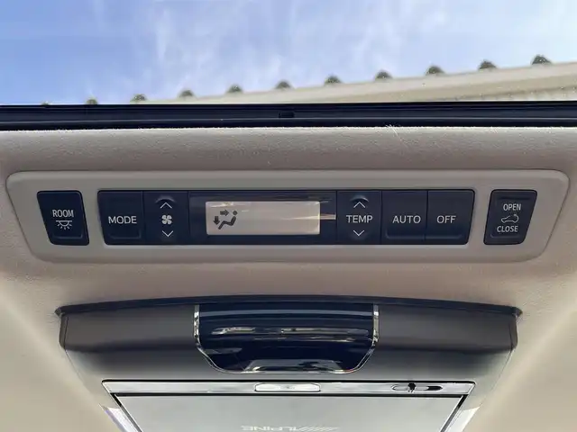 トヨタ ヴェルファイア 3．5Z プラチナセレクション 滋賀県 2010(平22)年 5万km ホワイトパールクリスタルシャイン サンルーフ/純正HDDナビ/(フルセグTV CD DVD Bluetooth)/バックカメラ/ALPINE製リヤモニター/両側パワースライドドア/クルーズコントロール/ウッドコンビステアリング/ステアリングリモコン/プッシュスタート/スマートキー×２/ドライブレコーダー/ETC/電動格納ミラー/ウインカーミラー/ドアバイザー/純正フロアマット