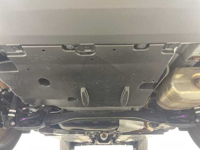 トヨタ ヤリスクロス ハイブリッド Z 神奈川県 2021(令3)年 1.1万km ブラックマイカ/ホワイトパールクリスタルシャイン 2トーン 純正8インチナビ/パノラマビューモニター/トヨタセーフティセンス/ワンオーナー/ETC2.0 /LEDライト/シートヒーター/パワーシート/ドライブレコーダー/追従クルーズコントロール/純正18インチAW/スマートキー/純正フロアマット/ステアリングスイッチ/プッシュスタート/パワーバックドア/オートライト/オートマチックハイビーム/ルーフレール/取扱説明書/保証書/電格格納ミラー/電動パーキングブレーキ/ブレーキオートホールド/プリクラッシュセーフティ/レーンディバーチャーアラート/レーントレーシングアシスト