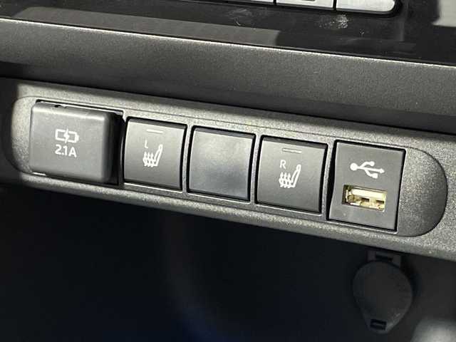 トヨタ ヤリスクロス ハイブリッド Z 神奈川県 2021(令3)年 1.1万km ブラックマイカ/ホワイトパールクリスタルシャイン 2トーン 純正8インチナビ/パノラマビューモニター/トヨタセーフティセンス/ワンオーナー/ETC2.0 /LEDライト/シートヒーター/パワーシート/ドライブレコーダー/追従クルーズコントロール/純正18インチAW/スマートキー/純正フロアマット/ステアリングスイッチ/プッシュスタート/パワーバックドア/オートライト/オートマチックハイビーム/ルーフレール/取扱説明書/保証書/電格格納ミラー/電動パーキングブレーキ/ブレーキオートホールド/プリクラッシュセーフティ/レーンディバーチャーアラート/レーントレーシングアシスト