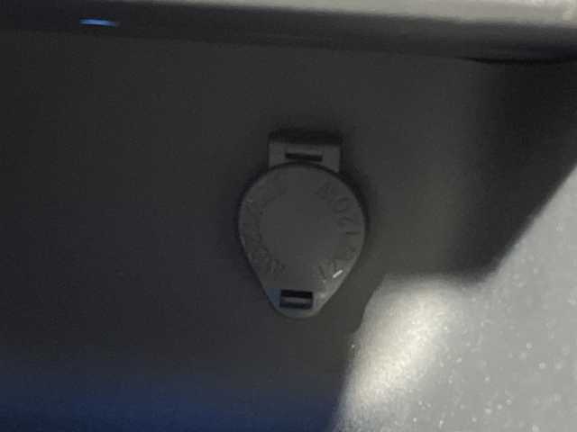 トヨタ ヤリスクロス ハイブリッド Z 神奈川県 2021(令3)年 1.1万km ブラックマイカ/ホワイトパールクリスタルシャイン 2トーン 純正8インチナビ/パノラマビューモニター/トヨタセーフティセンス/ワンオーナー/ETC2.0 /LEDライト/シートヒーター/パワーシート/ドライブレコーダー/追従クルーズコントロール/純正18インチAW/スマートキー/純正フロアマット/ステアリングスイッチ/プッシュスタート/パワーバックドア/オートライト/オートマチックハイビーム/ルーフレール/取扱説明書/保証書/電格格納ミラー/電動パーキングブレーキ/ブレーキオートホールド/プリクラッシュセーフティ/レーンディバーチャーアラート/レーントレーシングアシスト