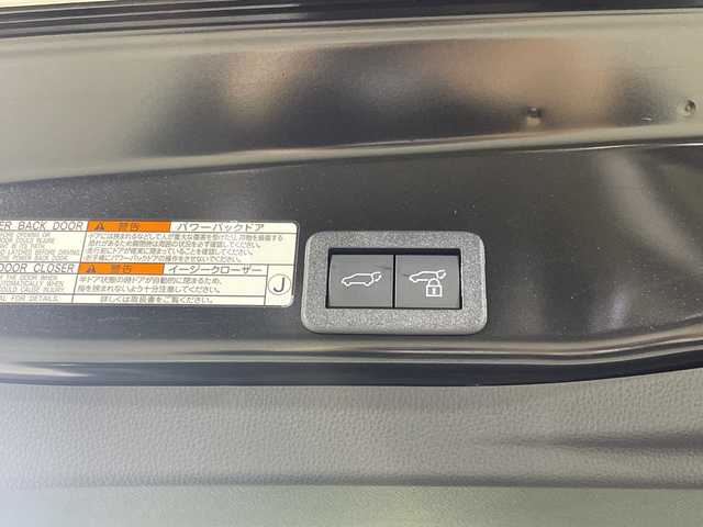 トヨタ ヤリスクロス ハイブリッド Z 神奈川県 2021(令3)年 1.1万km ブラックマイカ/ホワイトパールクリスタルシャイン 2トーン 純正8インチナビ/パノラマビューモニター/トヨタセーフティセンス/ワンオーナー/ETC2.0 /LEDライト/シートヒーター/パワーシート/ドライブレコーダー/追従クルーズコントロール/純正18インチAW/スマートキー/純正フロアマット/ステアリングスイッチ/プッシュスタート/パワーバックドア/オートライト/オートマチックハイビーム/ルーフレール/取扱説明書/保証書/電格格納ミラー/電動パーキングブレーキ/ブレーキオートホールド/プリクラッシュセーフティ/レーンディバーチャーアラート/レーントレーシングアシスト