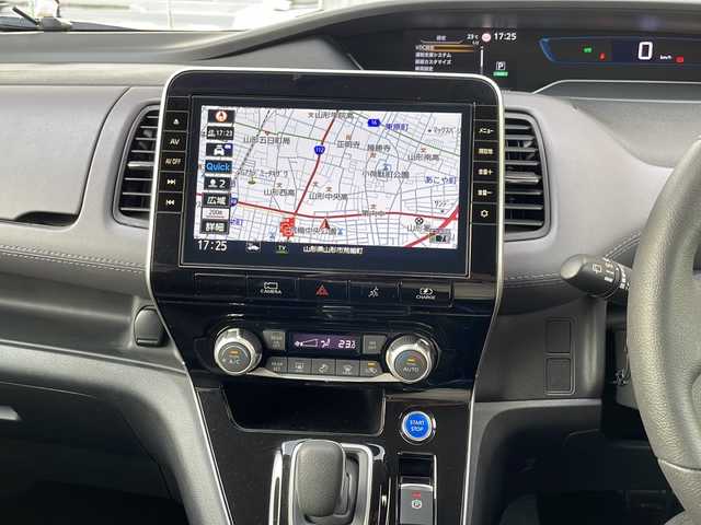 日産 セレナ e－パワー ハイウェイスター V 山形県 2021(令3)年 2.3万km ダイヤモンドブラック ワンオーナー/純正10インチナビ/CD/DVD/フルセグTV/Bluetooth/純正フリップダウンモニター/TVキャンセラー/アラウンドビューモニター/プロパイロット/両側パワースライドドア/前席シートヒーター/ステアリングヒーター/社外シートカバー/デジタルインナーミラー/LEDヘッドライト/純正ドライブレコーダー/純正リモコンエンジンスターター/スペアキー/社外アルミ（スタッドレス装着）車載
