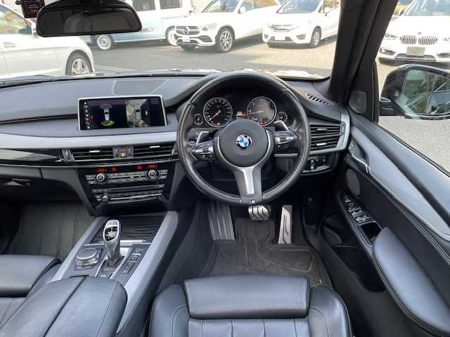 ＢＭＷ Ｘ５ リミテッドブラック 東京都 2018(平30)年 4.3万km サファイアブラックP 110台特別限定車両（シリアル047/110）/インテリジェントセーフティ（詳細は検査員記入欄参照）・アクティブクルーズコントロール/パノラマサンルーフ/アダプティブMサスペンション/ダウンヒルアシストコントロール/ワンオーナー/保証書・取説・Egプッシュスタート/スマートキー×２/革巻きステア・パドルシフト・電動チルト・ステアスイッチ/アイドリングストップ/ドライブモードセレクト/黒レザーシート・前席スポーツシート＆パワーシート/全席シートヒーター/純正HDDナビ・フルセグTV/DVD/CD/AUX/USB/BT/AppleCarPlay/Androidauto/ハーマン/カードン サラウンドサウンドシステム（16スピーカー）/360°ビューカメラ・パークトロニック・パーキングアシスト/ルームミラー型ETC/外前後ドラレコ（セルスター）/純正２０インチアルミ/アダプティブLEDヘッドライト・オートライト・前後フォグ/パワーバックドア/ブラックルーフレール/ソフトクローズドア/AUTOHOLD/トノカバー/H31/R2.3.4.5年度ディーラー記録簿