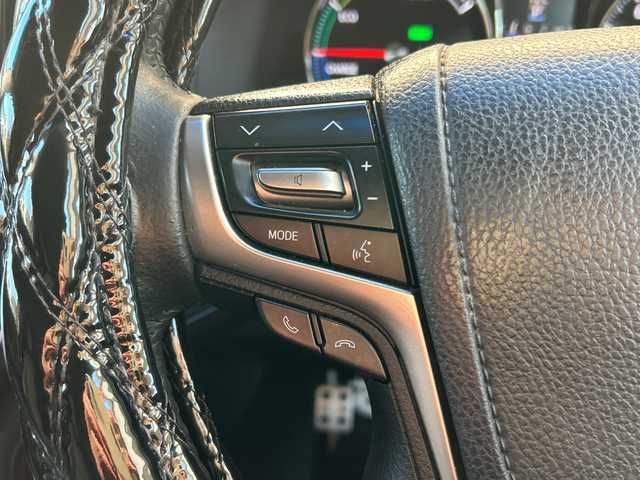 トヨタ クラウン ハイブリッド アスリートG 埼玉県 2016(平28)年 9.8万km 黒 ドラレコ　/バックカメラ　/純正メーカーナビ(CD/DVD/FM/AM/Bluetooth/VTR/AUX/USB/SD)　/ETC/ステアリングスイッチ　/プッシュスタート　/クルコン追　/TRC　/オートライト　/オートハイビーム　/電格ミラー　/パワーシート・シートヒーター・エアシート(D/N)　/イモビライザー　/パーキングセンサー　/BSM/ステアリングヒーター/PCS/LEDライト/ISOFIX/純正フロア/後席・ハッチサンシェード