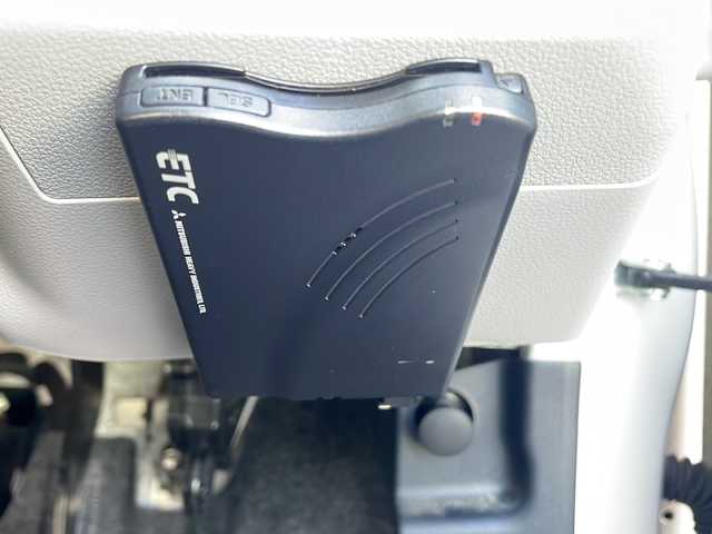 ダイハツ ミラ イース G リミテッド SAⅢ 山口県 2019(平31)年 11.5万km パールホワイトⅢ 社外メモリナビ/(CD/DVD/Bluetooth/USB/フルセグTV)/バックカメラ/ETC/衝突軽減ブレーキ/コーナーセンサー/純正エアロ/レザー調シートカバー/前席シートヒーター/オートライト/オートハイビーム/LEDヘッドランプ/フォグランプ/プッシュスタート/スマートキー×２/アイドリングストップ/ヘッドライトレベライザー/純正フロアマット/社外アルミホイール/取扱説明書/保証書/記録簿