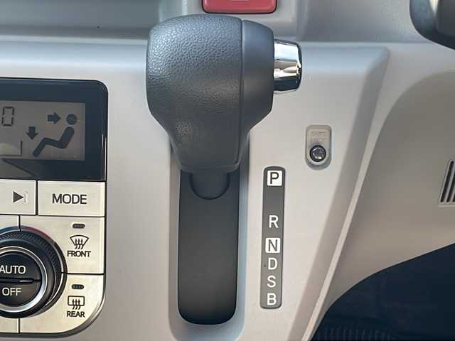 ダイハツ ミラ イース G リミテッド SAⅢ 山口県 2019(平31)年 11.5万km パールホワイトⅢ 社外メモリナビ/(CD/DVD/Bluetooth/USB/フルセグTV)/バックカメラ/ETC/衝突軽減ブレーキ/コーナーセンサー/純正エアロ/レザー調シートカバー/前席シートヒーター/オートライト/オートハイビーム/LEDヘッドランプ/フォグランプ/プッシュスタート/スマートキー×２/アイドリングストップ/ヘッドライトレベライザー/純正フロアマット/社外アルミホイール/取扱説明書/保証書/記録簿