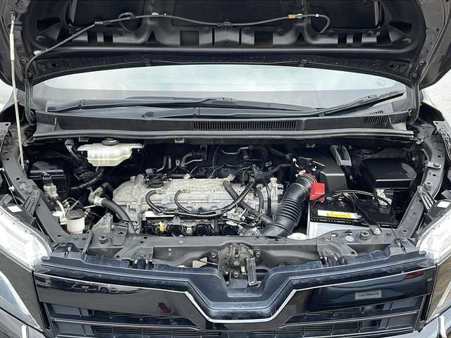 トヨタ ヴォクシー ZS 煌Ⅱ 沖縄県 2019(平31)年 7.8万km ブラック 社外９インチナビ・TV・Bluetooth・CD・DVD/両側パワースライドドア/バックカメラ/ETC/衝突軽減システム/オートライト/レーンキープアシスト/コーナーセンサー/電動格納ミラー/ステアリングスイッチ/革巻きステアリング/リアロールサンシェード/LEDヘッドライト