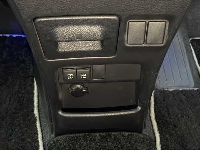 トヨタ ヴォクシー ZS 煌Ⅱ 沖縄県 2019(平31)年 7.8万km ブラック 社外９インチナビ・TV・Bluetooth・CD・DVD/両側パワースライドドア/バックカメラ/ETC/衝突軽減システム/オートライト/レーンキープアシスト/コーナーセンサー/電動格納ミラー/ステアリングスイッチ/革巻きステアリング/リアロールサンシェード/LEDヘッドライト