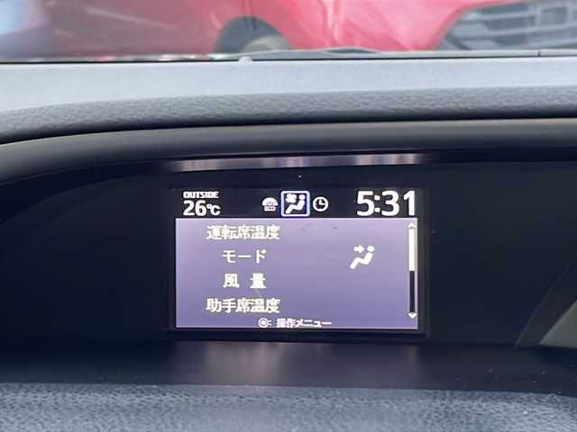 トヨタ ヴォクシー ZS 煌Ⅱ 沖縄県 2019(平31)年 7.8万km ブラック 社外９インチナビ・TV・Bluetooth・CD・DVD/両側パワースライドドア/バックカメラ/ETC/衝突軽減システム/オートライト/レーンキープアシスト/コーナーセンサー/電動格納ミラー/ステアリングスイッチ/革巻きステアリング/リアロールサンシェード/LEDヘッドライト