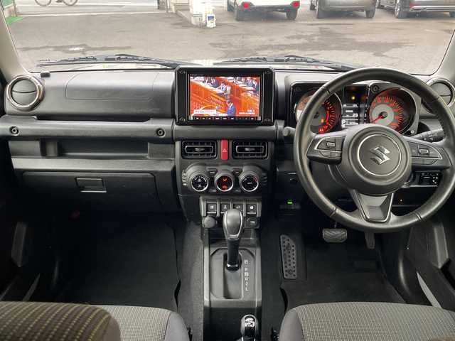 スズキ ジムニー シエラ JC 埼玉県 2023(令5)年 3.6万km ミディアムグレー 登録時35/161Km/ワンオーナー/フレックス4WD/純正メモリナビ(CN-HZ885)/フルセグ/CD/DVD/BT/SD/クルーズコントロール/バックカメラ/コーナーセンサー/レーンキープアシスト/ヒルディセントコントロール/衝突軽減システム/ドライブレコーダー(CA-DRZ3DXB)/シートヒーター/純正15インチアルミ/LEDヘッドライト/オートライト/電動格納ミラー/ウィンカーミラー/革巻きハンドル/ステアリングリモコン/ビルトインETC2.0/背面タイヤ/純正ラバーフロアマット/スマートキー/プッシュスタート/アイドリングストップ/保証書/取扱説明書/ナビ取扱説明書