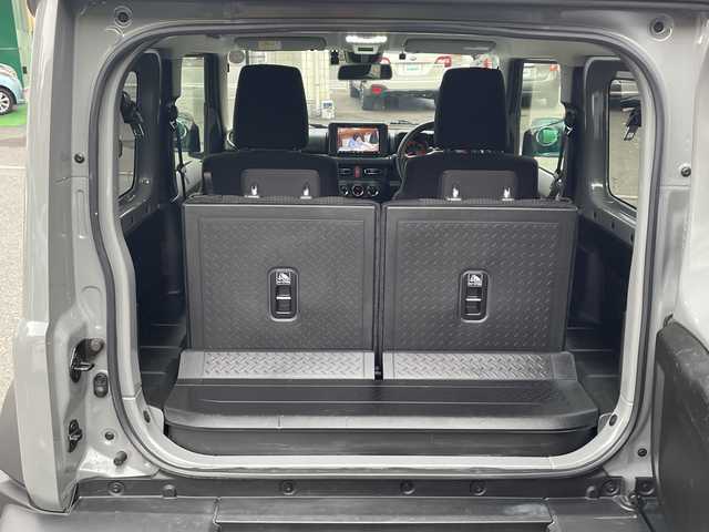 スズキ ジムニー シエラ JC 埼玉県 2023(令5)年 3.6万km ミディアムグレー 登録時35/161Km/ワンオーナー/フレックス4WD/純正メモリナビ(CN-HZ885)/フルセグ/CD/DVD/BT/SD/クルーズコントロール/バックカメラ/コーナーセンサー/レーンキープアシスト/ヒルディセントコントロール/衝突軽減システム/ドライブレコーダー(CA-DRZ3DXB)/シートヒーター/純正15インチアルミ/LEDヘッドライト/オートライト/電動格納ミラー/ウィンカーミラー/革巻きハンドル/ステアリングリモコン/ビルトインETC2.0/背面タイヤ/純正ラバーフロアマット/スマートキー/プッシュスタート/アイドリングストップ/保証書/取扱説明書/ナビ取扱説明書