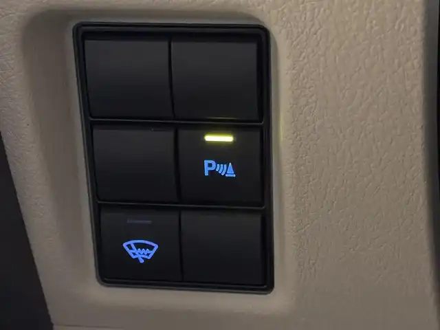 トヨタ ランドクルーザー プラド TX Lパッケージ 三重県 2019(平31)年 3.8万km ホワイトパールクリスタルシャイン ガソリン/パートタイム4WD/MTモード付フロア6AT/【OP】純正 8インチナビ /（AM/FM/CD/DVD/Blu-ray/SDREC/SD/USB/Bluetooth/AUX/TV）/バックカメラ/ドライブレコーダー 前方/ビルトイン ETC2.0/Toyota Safety Sense/・プリクラッシュセーフティ［PCS］/・レーンディパーチャーアラート［LDA］/・レーダークルコン/・オートハイビーム［AHB］/・【OP】クリアランスソナー＆バックソナー/・トラクションコントロールシステム/装備/・【OP】電動ムーンルーフ/・【OP】ルーフレール（ブラック）/・【OP】寒冷地仕様（補助ヒーター、リヤフォグ、ワイパーデアイサー、スターター&バッテリー容量UP、エアスパッツ、高濃度LLCなど）/・本革シート（ブラック）/・シートヒーター/ベンチレーション（D/N）/・パワーシート（D8way&ランバーサポート/N4way）/・オートライト/・LED ヘッドランプ＆フロントフォグランプ/・ヘッドライトウォッシャー/・ステアリングスイッチ/・雨滴感応式フロントワイパー/・【OP】純正19inAW/・プッシュスタート/・スマートキーx1/など