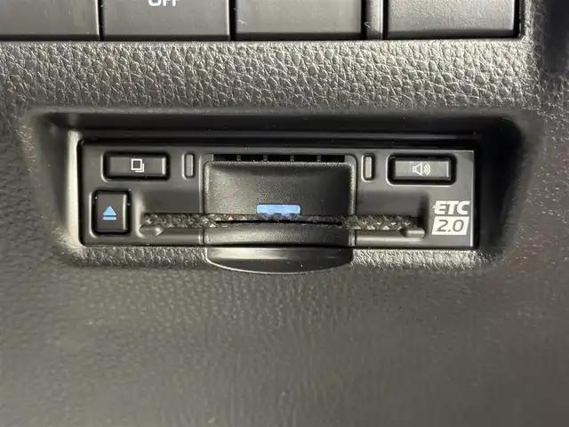 トヨタ ハリアー Z レザーパッケージ 群馬県 2023(令5)年 2.1万km プレシャスブラックパール トヨタセーフティセンス/プリクラッシュセーフティ/レーントレーシングアシスト/レーダークルーズコントロール/オートマチックハイビーム/ロードサインアシスト/発進遅れ告知機能/パーキングサポートブレーキ/ブラインドスポットモニター/純正12.3インチディスプレイオーディオ/JBLプレミアムサウンド/GRエアロ（フロント、リア）/GRマフラー/パノラミックビューモニター/レザーシート/シートベンチレーション/ステアリングヒーター/メモリー付きパワーシート/電動リアゲート/LEDヘッドライト/フォグランプ/ステアリングスイッチ/置くだけ充電/デジタルインナーミラー（ドラレコ付き）/ビルトインETC2.0/純正19インチAW