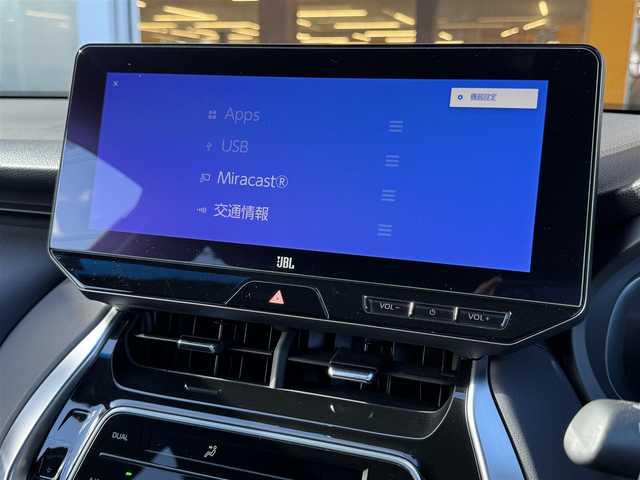 トヨタ ハリアー Z レザーパッケージ 群馬県 2023(令5)年 2.1万km プレシャスブラックパール トヨタセーフティセンス/プリクラッシュセーフティ/レーントレーシングアシスト/レーダークルーズコントロール/オートマチックハイビーム/ロードサインアシスト/発進遅れ告知機能/パーキングサポートブレーキ/ブラインドスポットモニター/純正12.3インチディスプレイオーディオ/JBLプレミアムサウンド/GRエアロ（フロント、リア）/GRマフラー/パノラミックビューモニター/レザーシート/シートベンチレーション/ステアリングヒーター/メモリー付きパワーシート/電動リアゲート/LEDヘッドライト/フォグランプ/ステアリングスイッチ/置くだけ充電/デジタルインナーミラー（ドラレコ付き）/ビルトインETC2.0/純正19インチAW