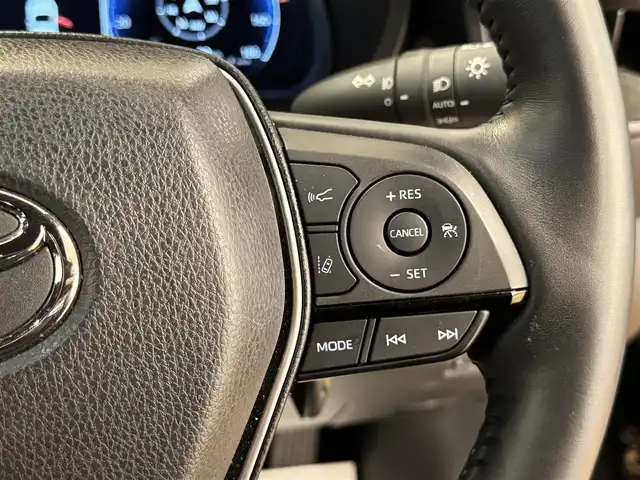 トヨタ ハリアー Z レザーパッケージ 群馬県 2023(令5)年 2.1万km プレシャスブラックパール トヨタセーフティセンス/プリクラッシュセーフティ/レーントレーシングアシスト/レーダークルーズコントロール/オートマチックハイビーム/ロードサインアシスト/発進遅れ告知機能/パーキングサポートブレーキ/ブラインドスポットモニター/純正12.3インチディスプレイオーディオ/JBLプレミアムサウンド/GRエアロ（フロント、リア）/GRマフラー/パノラミックビューモニター/レザーシート/シートベンチレーション/ステアリングヒーター/メモリー付きパワーシート/電動リアゲート/LEDヘッドライト/フォグランプ/ステアリングスイッチ/置くだけ充電/デジタルインナーミラー（ドラレコ付き）/ビルトインETC2.0/純正19インチAW