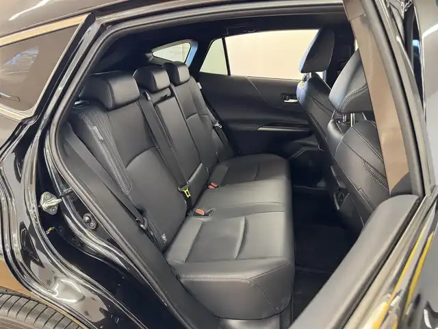 トヨタ ハリアー Z レザーパッケージ 群馬県 2023(令5)年 2.1万km プレシャスブラックパール トヨタセーフティセンス/プリクラッシュセーフティ/レーントレーシングアシスト/レーダークルーズコントロール/オートマチックハイビーム/ロードサインアシスト/発進遅れ告知機能/パーキングサポートブレーキ/ブラインドスポットモニター/純正12.3インチディスプレイオーディオ/JBLプレミアムサウンド/GRエアロ（フロント、リア）/GRマフラー/パノラミックビューモニター/レザーシート/シートベンチレーション/ステアリングヒーター/メモリー付きパワーシート/電動リアゲート/LEDヘッドライト/フォグランプ/ステアリングスイッチ/置くだけ充電/デジタルインナーミラー（ドラレコ付き）/ビルトインETC2.0/純正19インチAW