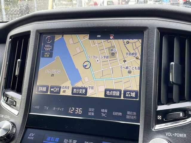 トヨタ クラウン ハイブリッド アスリートSJ-フロンティアLTD 山口県 2018(平30)年 5.5万km ホワイトパールクリスタルシャイン シルクブレイズCronusエアロ/SenせBrandマフラー/メーカーナビ/　・フルセグテレビ/　・Bluetoothオーディオ/　・FM/AMラジオ/　・CD/DVD再生/　・SDカード音楽録音/　・SDカード再生/　・AUX/切替スイッチ付TVキット/バックカメラ/クルーズコントロール/プリクラッシュアシストブレーキ/レーンキープアシスト/オートハイビーム/コーナーセンサー/シートヒーター/ステアリングヒーター/タッチパネルデュアルオートAC/ビルトインETC/D席/N席パワーシート/パワーチルトテレスコピックステアリング/ステアリングリモコン/ウッドコンピ革巻ステアリング/マルチインフォメーションディスプレイ/純正フロアマット/純正17インチAW/ハーフレザーシート/LEDオートライト/LEDフォグランプ/LEDミラーウィンカー/LED室内灯/アームレストコンソール/WSRS＋サイドカーテンエアバッグ/後席ISPFIXシート/取扱説明書/ナビ取扱説明書/保証書/スマートキー/イモビライザー/プッシュスタート