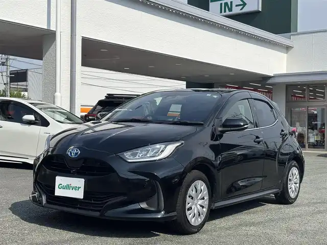 トヨタ ヤリス ハイブリッド Z 熊本県 2022(令4)年 4.4万km ブラック ワンオーナー/純正ディスプレイオーディオ/【Bluetooth/USB】/全方位カメラ/バックカメラ/衝突被害軽減システム/レーダークルーズコントロール/レーンキープアシスト/車両接近通報装置/コーナーセンサー/前席シートヒーター/オートLEDライト/オートマチックハイビーム/ビルトインETC/横滑り防止装置/盗難防止装置/純正フロアマット/ダブル＋サイドエアバック/プッシュスタート/スマートキー/取扱説明書/保証書