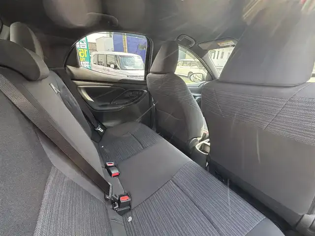 トヨタ ヤリス ハイブリッド Z 熊本県 2022(令4)年 4.4万km ブラック ワンオーナー/純正ディスプレイオーディオ/【Bluetooth/USB】/全方位カメラ/バックカメラ/衝突被害軽減システム/レーダークルーズコントロール/レーンキープアシスト/車両接近通報装置/コーナーセンサー/前席シートヒーター/オートLEDライト/オートマチックハイビーム/ビルトインETC/横滑り防止装置/盗難防止装置/純正フロアマット/ダブル＋サイドエアバック/プッシュスタート/スマートキー/取扱説明書/保証書