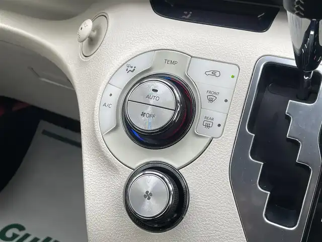 トヨタ シエンタ ハイブリッド G 愛媛県 2017(平29)年 11万km ホワイトパールクリスタルシャイン ワンオーナー /純正ナビ(NSZT-W66T)/・CD/DVD/フルセグTV/Bluetooth/MSV /バックカメラ /両側パワースライドドア /ビルトインETC /LEDオートライト /・オートハイビーム  /衝突軽減ブレーキ /レーンキープアシスト/前座席シートヒーター /プッシュスタート/・スペアキー/電動格納ミラー/取扱説明書/保証書