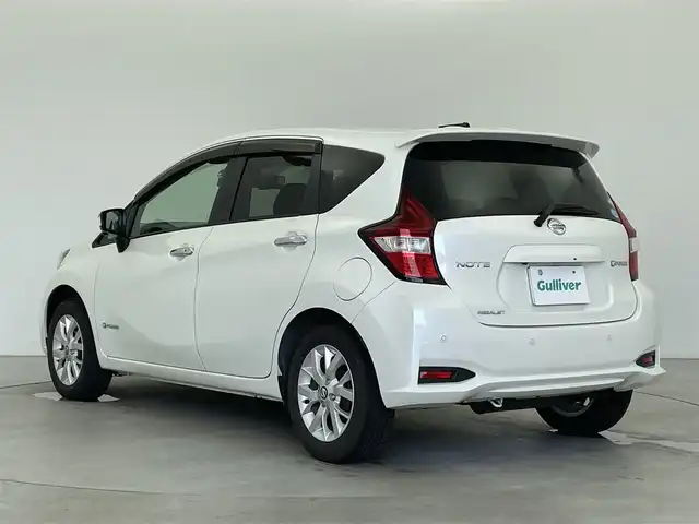 日産 ノート e－パワー メダリスト FOUR 富山県 2020(令2)年 2.6万km ブリリアントホワイトパール 4WD/1オーナー/アルパイン大型ナビ（CD DVD bluetooth）/フルセグTV（走行中可）/360度カメラ/前後コーナーセンサー/ETC/デジタルインナーミラー/ハーフレザー調シート/社外前後ドラレコ（コムテックZDR016）/社外14インチAW付きスタッドレスタイヤセット積込み/ACC/衝突軽減ブレーキ/レーンキープ/スマートキー＋プッシュスタート/HIDヘッドライト/フォグ/純正マット・バイザー/オートライト/DRIVE MODE切り換え（S、Eco）/保証書、取説/スペアキー