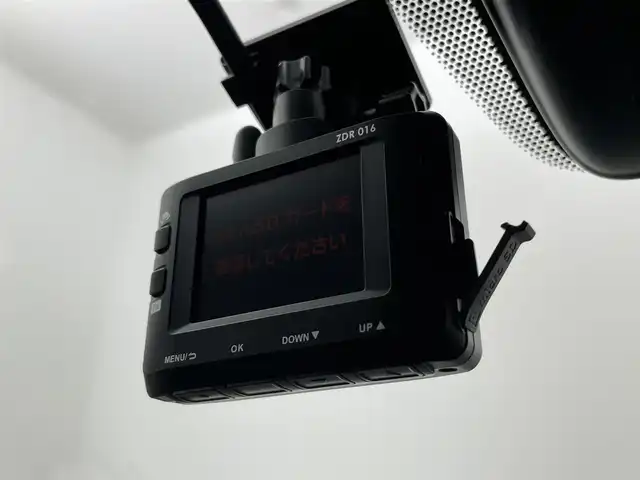 日産 ノート e－パワー メダリスト FOUR 富山県 2020(令2)年 2.6万km ブリリアントホワイトパール 4WD/1オーナー/アルパイン大型ナビ（CD DVD bluetooth）/フルセグTV（走行中可）/360度カメラ/前後コーナーセンサー/ETC/デジタルインナーミラー/ハーフレザー調シート/社外前後ドラレコ（コムテックZDR016）/社外14インチAW付きスタッドレスタイヤセット積込み/ACC/衝突軽減ブレーキ/レーンキープ/スマートキー＋プッシュスタート/HIDヘッドライト/フォグ/純正マット・バイザー/オートライト/DRIVE MODE切り換え（S、Eco）/保証書、取説/スペアキー