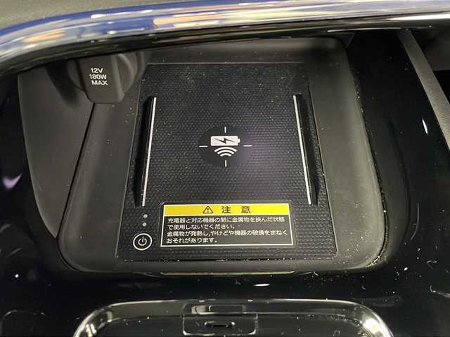ホンダ ヴェゼル ハイブリッド e:HEV Z 埼玉県 2021(令3)年 3万km プラチナホワイトパール Ｈｏｎｄａ　ＳＥＮＳＩＮＧ　/純正ナビ/（FM/AM/BT/TV/USB/スマホ連携）/コーナーセンサー　/ブラインドスポットモニター　/ビルトインＥＴＣ２．０　/ワイヤレス充電器　/ヒーデットミラー　/前席シートヒーター　/ハーフレザーシート/ハンドルヒーター　/革巻きハンドル/全方位カメラ/電動リアゲート/ウインカーミラー/プッシュスタート/スマートキー×2