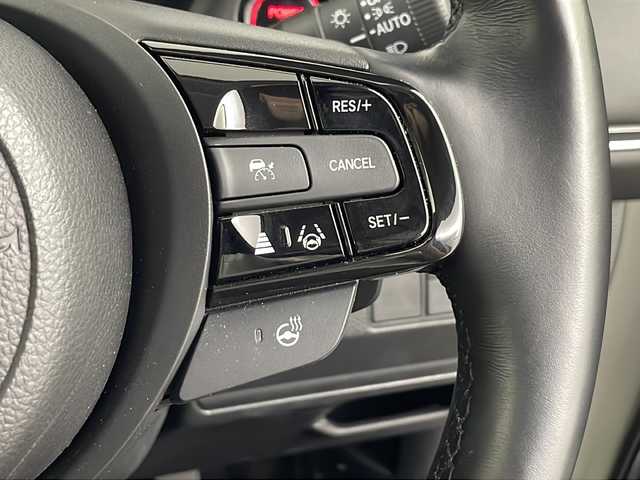 ホンダ ヴェゼル ハイブリッド e:HEV Z 埼玉県 2021(令3)年 3万km プラチナホワイトパール Ｈｏｎｄａ　ＳＥＮＳＩＮＧ　/純正ナビ/（FM/AM/BT/TV/USB/スマホ連携）/コーナーセンサー　/ブラインドスポットモニター　/ビルトインＥＴＣ２．０　/ワイヤレス充電器　/ヒーデットミラー　/前席シートヒーター　/ハーフレザーシート/ハンドルヒーター　/革巻きハンドル/全方位カメラ/電動リアゲート/ウインカーミラー/プッシュスタート/スマートキー×2