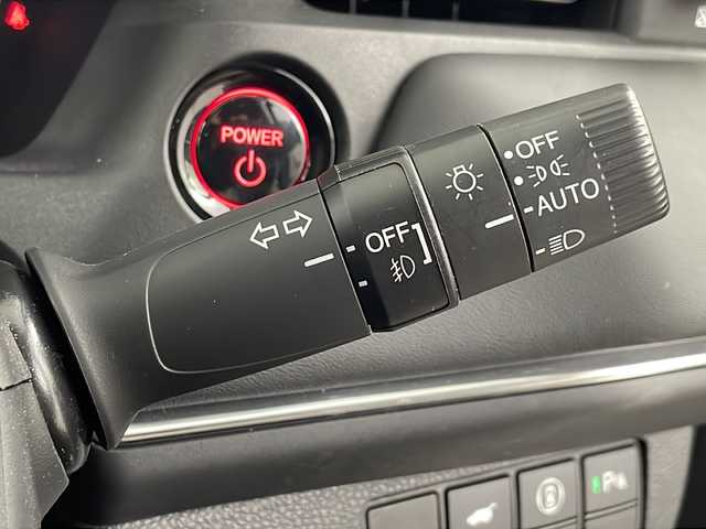 ホンダ ヴェゼル ハイブリッド e:HEV Z 埼玉県 2021(令3)年 3万km プラチナホワイトパール Ｈｏｎｄａ　ＳＥＮＳＩＮＧ　/純正ナビ/（FM/AM/BT/TV/USB/スマホ連携）/コーナーセンサー　/ブラインドスポットモニター　/ビルトインＥＴＣ２．０　/ワイヤレス充電器　/ヒーデットミラー　/前席シートヒーター　/ハーフレザーシート/ハンドルヒーター　/革巻きハンドル/全方位カメラ/電動リアゲート/ウインカーミラー/プッシュスタート/スマートキー×2