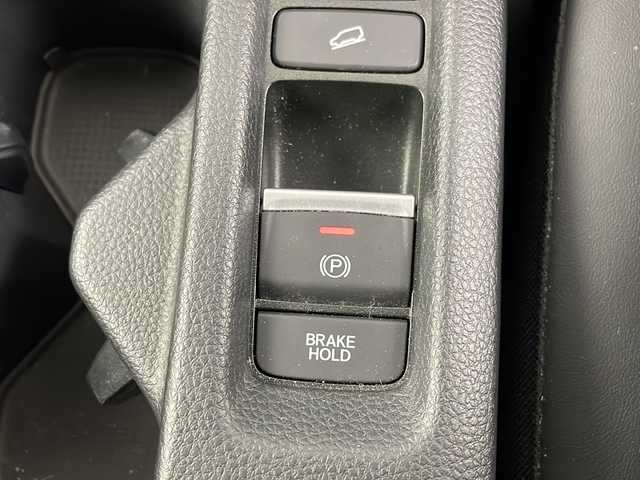 ホンダ ヴェゼル ハイブリッド e:HEV Z 埼玉県 2021(令3)年 3万km プラチナホワイトパール Ｈｏｎｄａ　ＳＥＮＳＩＮＧ　/純正ナビ/（FM/AM/BT/TV/USB/スマホ連携）/コーナーセンサー　/ブラインドスポットモニター　/ビルトインＥＴＣ２．０　/ワイヤレス充電器　/ヒーデットミラー　/前席シートヒーター　/ハーフレザーシート/ハンドルヒーター　/革巻きハンドル/全方位カメラ/電動リアゲート/ウインカーミラー/プッシュスタート/スマートキー×2
