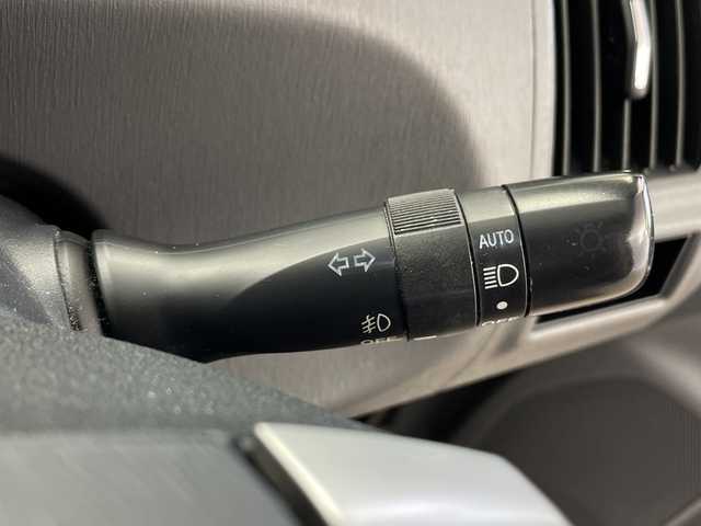 トヨタ プリウス α S 鹿児島県 2012(平24)年 12.9万km ブラック 純正ナビ/（AM/FM/Bluetooth）/オートライト/ステアリングリモコン/スマートキー/ETC/電格ミラー/ヘッドライトウォッシャー/フロアマット/純正ドアバイザー/横滑り防止装置