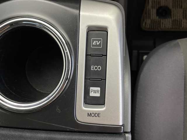 トヨタ プリウス α S 鹿児島県 2012(平24)年 12.9万km ブラック 純正ナビ/（AM/FM/Bluetooth）/オートライト/ステアリングリモコン/スマートキー/ETC/電格ミラー/ヘッドライトウォッシャー/フロアマット/純正ドアバイザー/横滑り防止装置