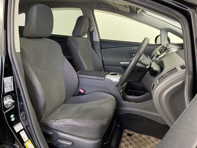 トヨタ プリウス α S 鹿児島県 2012(平24)年 12.9万km ブラック 純正ナビ/（AM/FM/Bluetooth）/オートライト/ステアリングリモコン/スマートキー/ETC/電格ミラー/ヘッドライトウォッシャー/フロアマット/純正ドアバイザー/横滑り防止装置