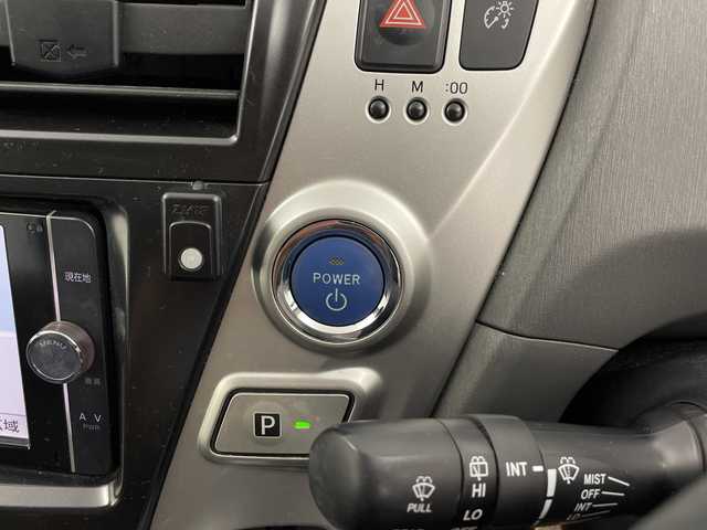 トヨタ プリウス α S 鹿児島県 2012(平24)年 12.9万km ブラック 純正ナビ/（AM/FM/Bluetooth）/オートライト/ステアリングリモコン/スマートキー/ETC/電格ミラー/ヘッドライトウォッシャー/フロアマット/純正ドアバイザー/横滑り防止装置